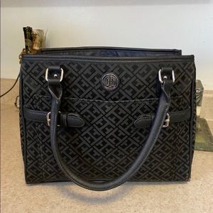Tommy Hilfiger Signature Logo Purse  ** EUC **